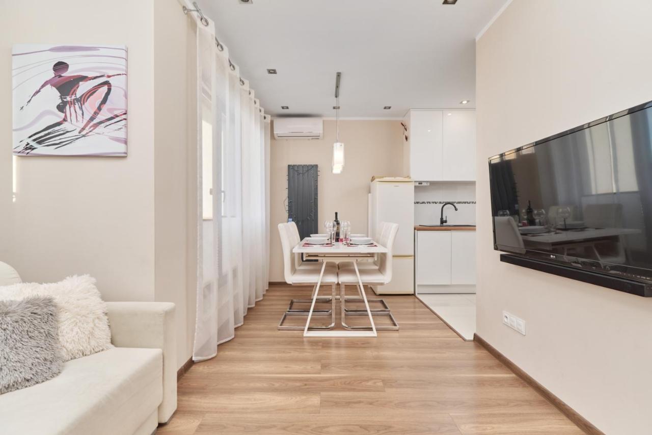 Apartment Wroclaw Krakowska With Balcony And Free Garage By Noclegi Renters المظهر الخارجي الصورة