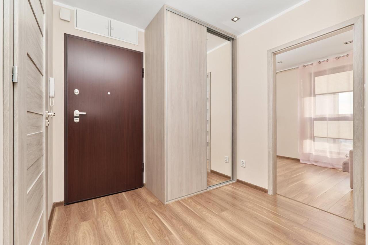 Apartment Wroclaw Krakowska With Balcony And Free Garage By Noclegi Renters المظهر الخارجي الصورة